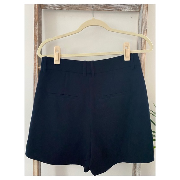 Vince • Pleated Shorts • Navy - Picture 3 of 4